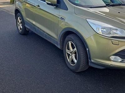 Gebraucht Ford Kuga 140 PS (102 kW) 2014 Grün SUV