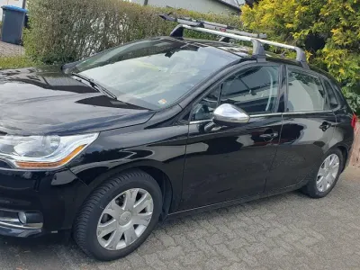 Gebraucht Citroën C4 SELECTION 120 PS (88 kW) 2013 Schwarz Limousine