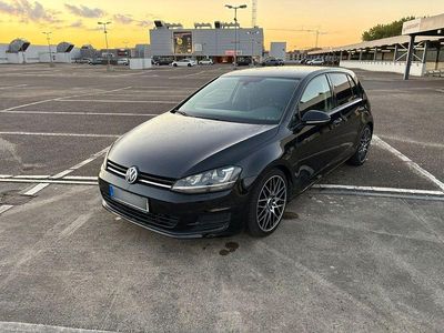 Gebraucht VW Golf VII Comfortline 110 PS (80 kW) 2015 Schwarz Limousine