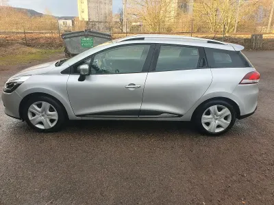 Gebraucht Renault Clio GrandTour Dynamique 90 PS (66 kW) 2015 Silber Kombi