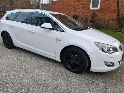 Gebraucht Opel Astra 140 PS (102 kW) 2011 Weiß Kombi