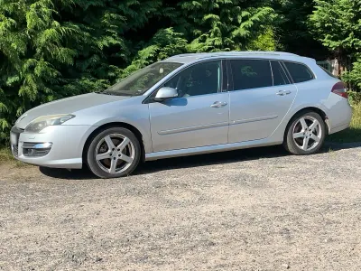 Gebraucht Renault Laguna GrandTour Initiale 170 PS (125 kW) 2011 Silber Kombi