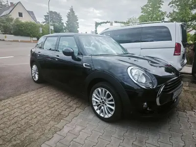 Gebraucht Mini One Clubman 102 PS (75 kW) 2018 Midnight black metallic Kombi