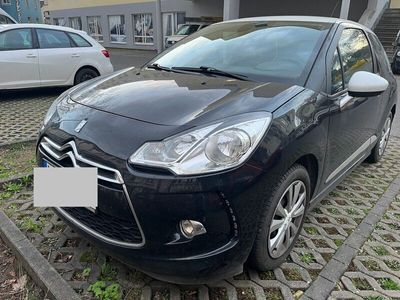 gebraucht Citroën DS3 VTI95 chic 43k km schwarz Limousine