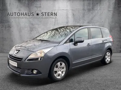 Gebraucht Peugeot 5008 156 PS (114 kW) 2011 Grau Van / Kleinbus