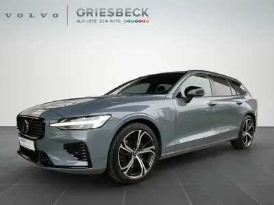 Używany Volvo V60 Plus 455 KM (334 kW) 2023 Szary Kombi