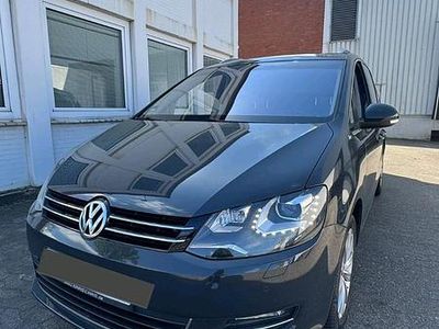 Second-hand VW Sharan 170 CP (125 kW) 2011 Gri Monovolum