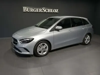 Gebraucht Mercedes B180 136 PS (100 kW) 2025 Metalliclack hightechsilber Kleinwagen