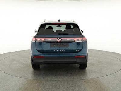 Neu VW Tiguan Life 2025 Nightshade blue metallic SUV