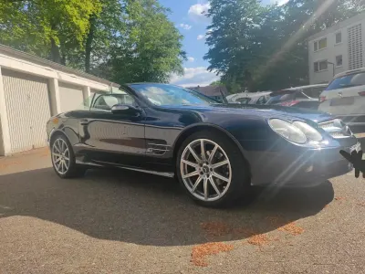 Gebraucht Mercedes SL350 244 PS (179 kW) 2026 Blau Cabrio