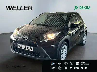 Gebraucht Toyota Aygo 72 PS (52 kW) 2025 Night time black (schwarz) Kleinwagen