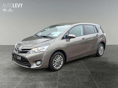 Gray metallic Gebraucht 2017 Toyota Verso Edition-S Van / Kleinbus | 12.888 € (Fairer Preis)