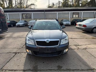 Gebraucht Skoda Octavia 105 PS (77 kW) 2011 Grau Kombi