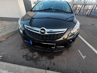 Second-hand Opel Zafira 165 CP (121 kW) 2012 Maro Monovolum