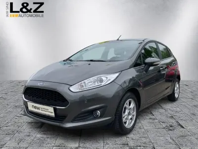 Gebraucht Ford Fiesta Trend 101 PS (74 kW) 2017 Magneticgrau Kleinwagen