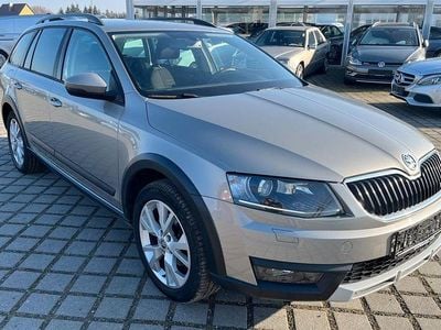 Beige Gebraucht 2015 Skoda Octavia Scout 4x4 Limousine | 7.999 € (Teuer)