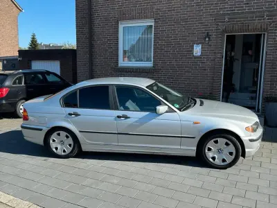 Gebraucht BMW 320 150 PS (110 kW) 2001 Silber Limousine