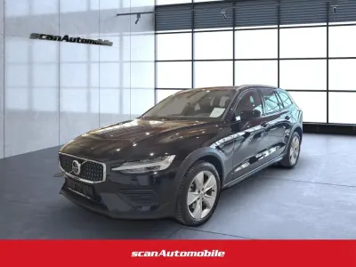 Gebraucht Volvo V60 Plus 197 PS (144 kW) 2022 Black solid stone / solid Kombi