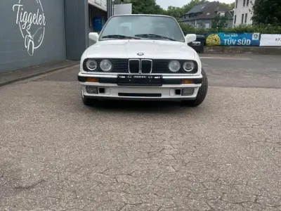 Gebraucht BMW 316 73 PS (53 kW) 1989 Weiß Limousine