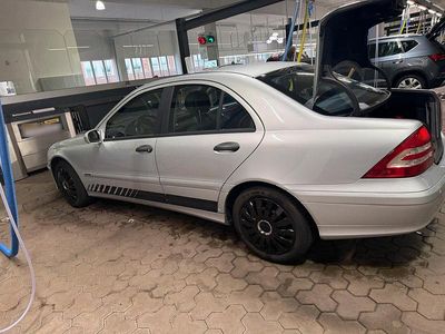 Usata Mercedes C200 163 CV (119 kW) 2006 Grigio Berlina