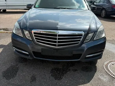 Gebraucht Mercedes E200 184 PS (135 kW) 2010 Limousine