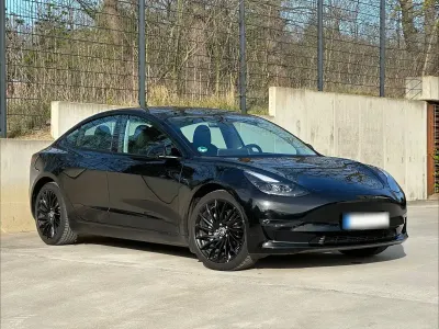 Second-hand Tesla Model 3 366 kW (498 CP) 2023 Negru Berlinǎ