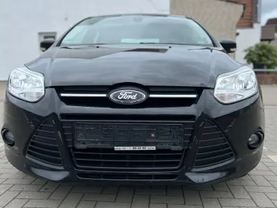 Gebraucht Ford Focus 116 PS (85 kW) 2011 Schwarz Limousine