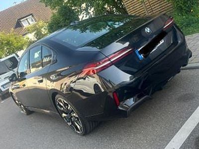 Gebraucht BMW 520 M Sport 208 PS (152 kW) 2025 Schwarz Limousine