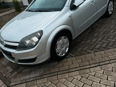 Gebraucht Opel Astra 105 PS (77 kW) 2005 Limousine