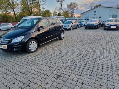 Usata Mercedes B180 109 CV (80 kW) 2010 Nero Monovolume