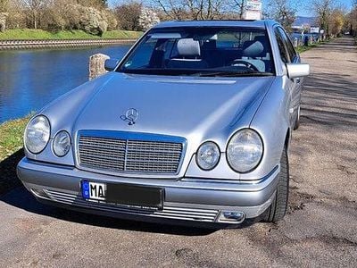 Mercedes E230