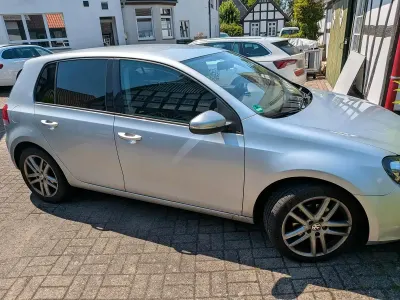 Gebraucht VW Golf VI Comfortline 102 PS (75 kW) 2010 Silber Kleinwagen