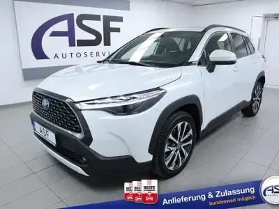 Gebraucht Toyota Corolla Cross Style 152 PS (111 kW) 2023 Platinum white pearl mc. SUV