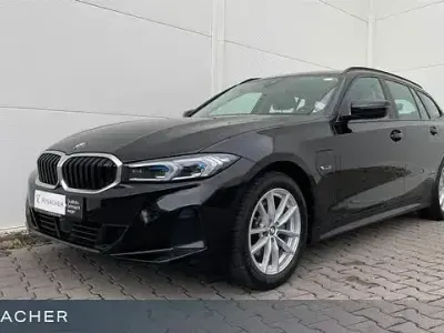 Gebraucht BMW 330e Sport Line 292 PS (214 kW) 2022 Schwarz Limousine