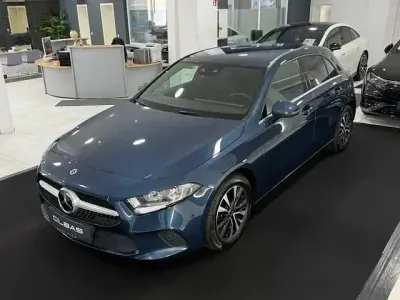 Gebraucht Mercedes A200 Style 150 PS (110 kW) 2021 Blau Limousine