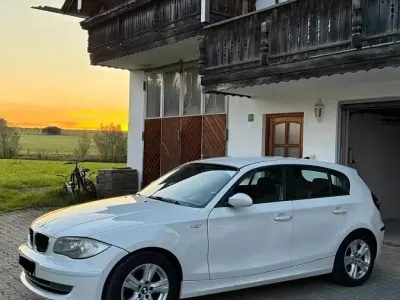Gebraucht BMW 116 122 PS (89 kW) 2008 Weiß Kleinwagen