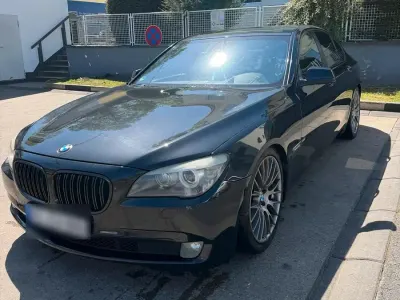 Gebraucht BMW 740 306 PS (225 kW) 2010 Schwarz Limousine