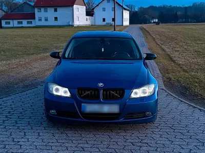 Gebraucht BMW 325 218 PS (160 kW) 2008 Blau Limousine