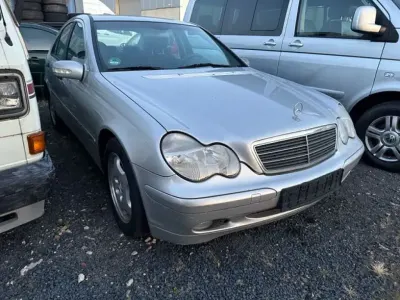 Usata Mercedes C180 143 CV (105 kW) 2002 Argento Berlina