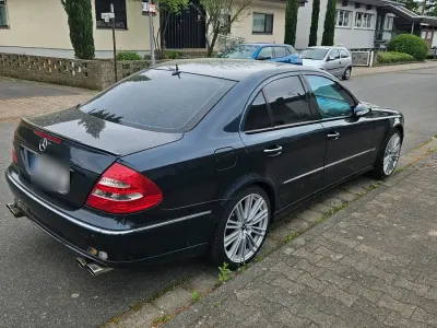 Gebraucht Mercedes E500 Avantgarde 306 PS (225 kW) 2003 Schwarz Limousine