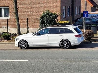 Weiß Gebraucht 2019 Mercedes C300 Limousine | 21.999 € (Guter Preis)
