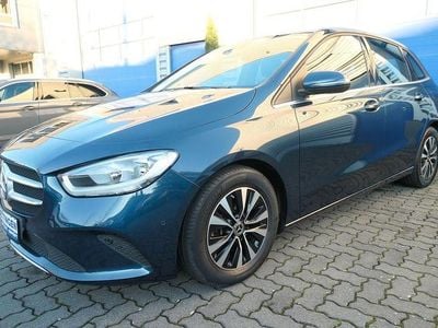 Gebraucht Mercedes B180 116 PS (85 kW) 2020 Denimblau Van / Kleinbus