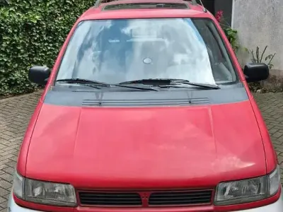 Gebraucht Mitsubishi Space Runner 122 PS (89 kW) 1991 Rot Van / Kleinbus
