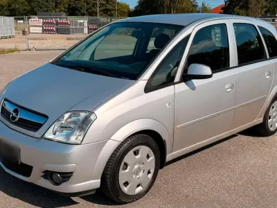 Gebraucht Opel Meriva 105 PS (77 kW) 2008 Silber Van / Kleinbus