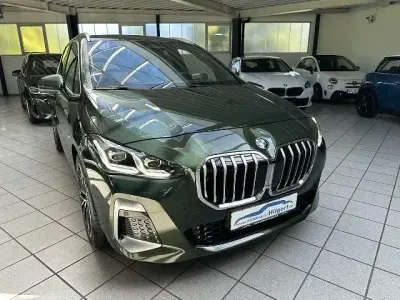 Gebraucht BMW 218 Active Tourer M Sport 136 PS (100 kW) 2024 Grün Van / Kleinbus