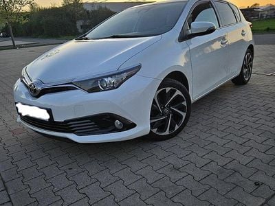 Usata Toyota Auris Edition-S 116 CV (85 kW) 2016 Bianco Berlina