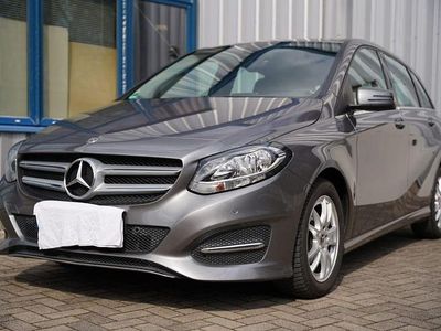 Gebraucht Mercedes B180 122 PS (89 kW) 2018 Grau Van / Kleinbus
