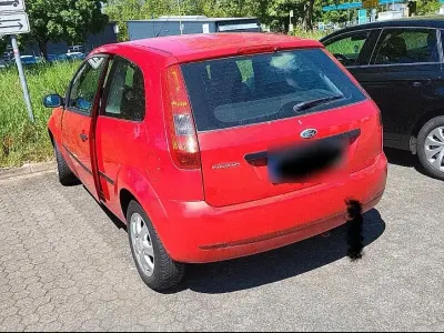 Gebraucht Ford Fiesta 65 PS (47 kW) 2005 Rot Kleinwagen