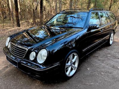 Second-hand Mercedes E320 224 CP (164 kW) 2002 Negru Break