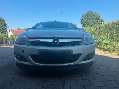 Gebraucht Opel Astra 150 PS (110 kW) 2007 Silber Cabrio